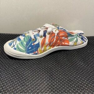 Hawaiian pattern canvas memory foam non-marking sneakers size 9